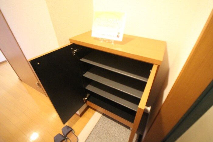 物件内観写真15　(靴箱)