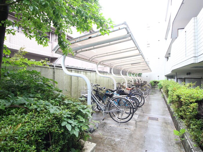 物件外観写真5　(駐輪場)