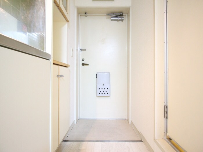 物件内観写真15　(玄関)