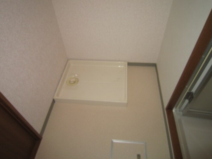 物件内観写真11　(洗濯機置場)