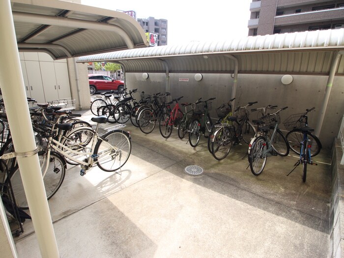 物件外観写真6　(駐輪場)