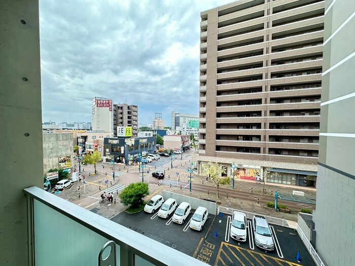 物件内観写真16　(室内からの展望)