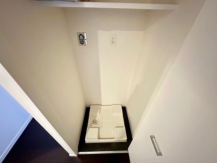 物件内観写真17　(洗濯機置場)