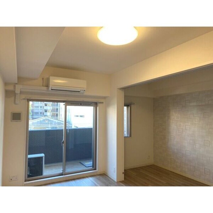 物件内観写真2　(居室)