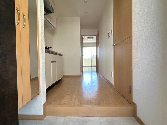 物件内観写真17　(玄関)