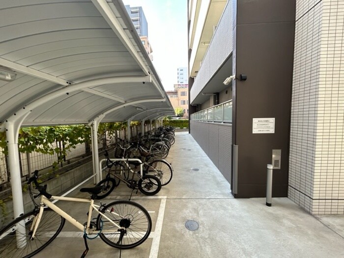 物件外観写真4　(駐輪場)