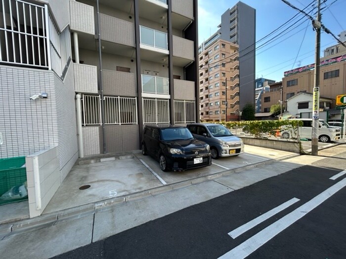 物件外観写真5　(駐車場)