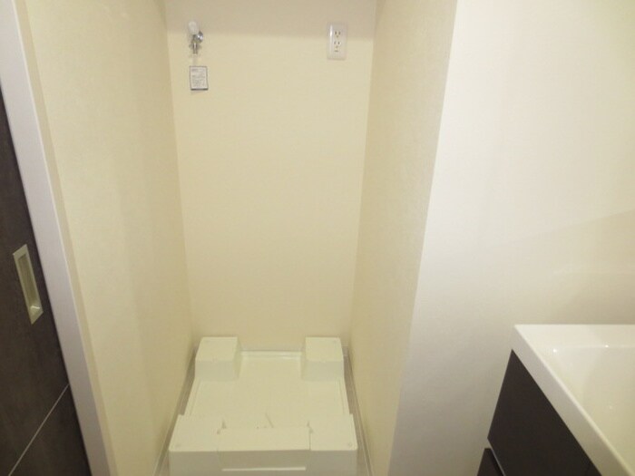 物件内観写真13　(洗濯機置場)