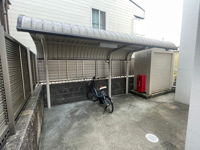 物件外観写真5　(駐輪場)