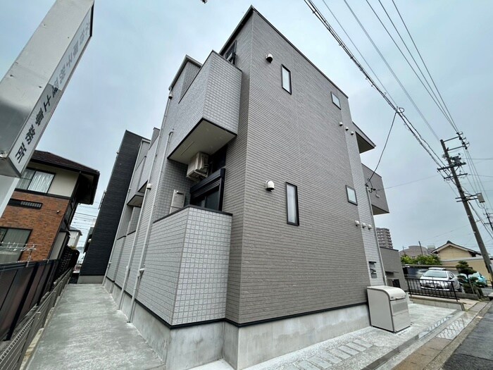 物件外観写真1　(外観写真)