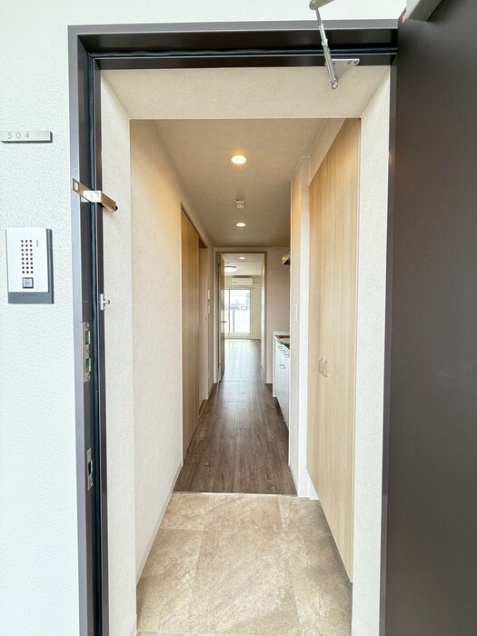 物件内観写真16　(玄関)