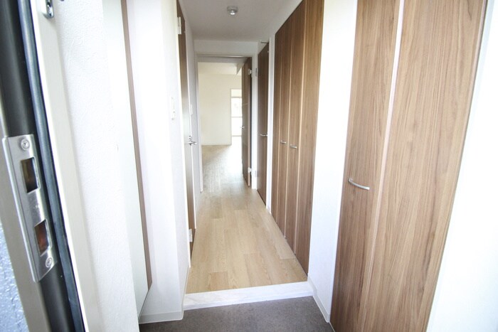 物件内観写真9　(廊下)
