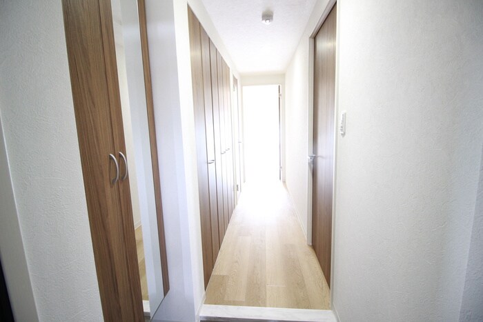 物件内観写真10　(廊下)