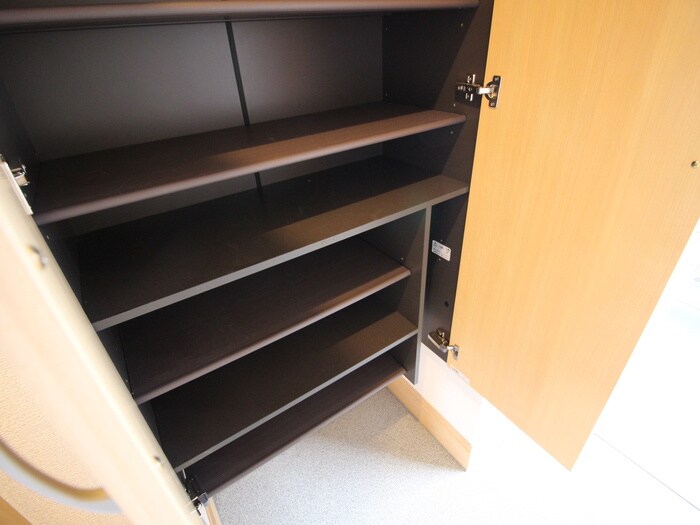 物件内観写真6　(靴箱)