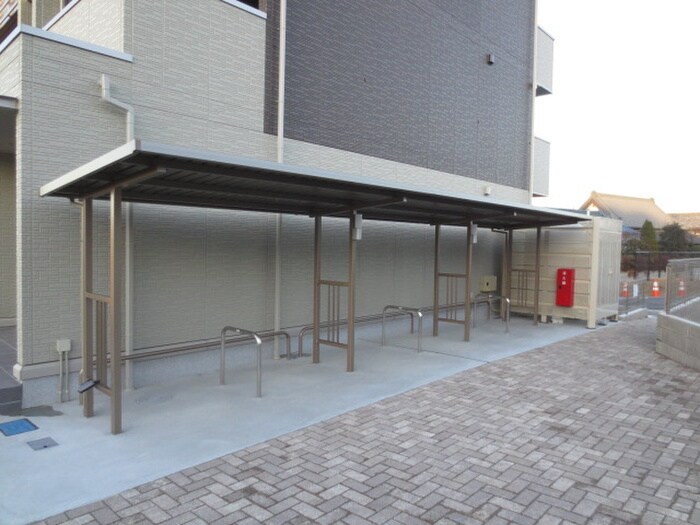 物件外観写真3　(駐輪場)