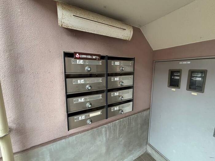 物件外観写真6　(エントランス部分)