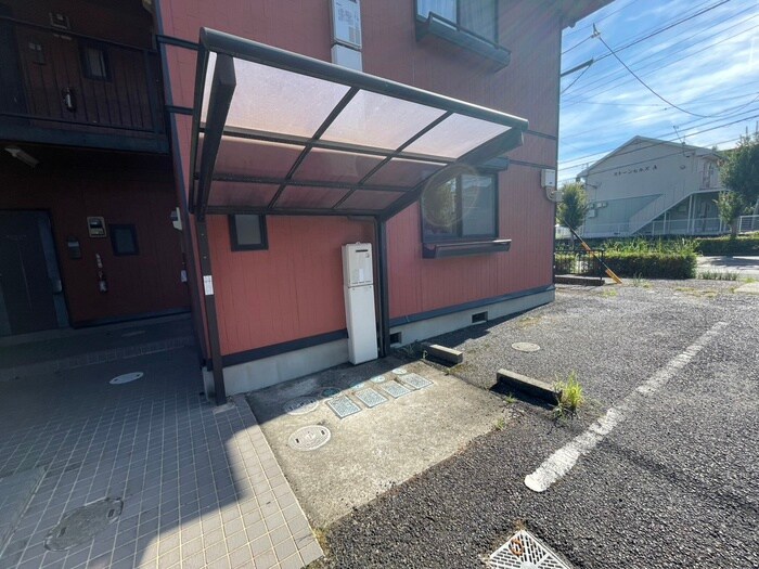 物件外観写真4　(駐輪場)