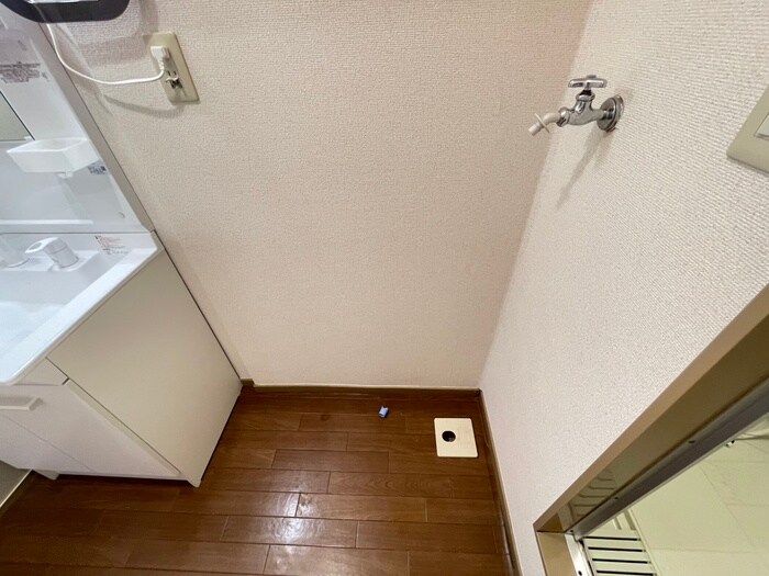 物件内観写真13　(洗濯機置場)