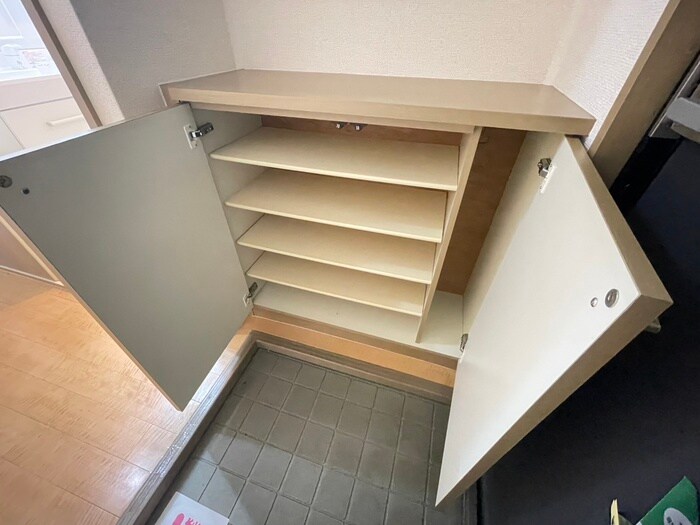 物件内観写真18　(靴箱)