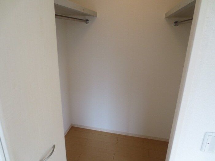 物件内観写真16　(収納)