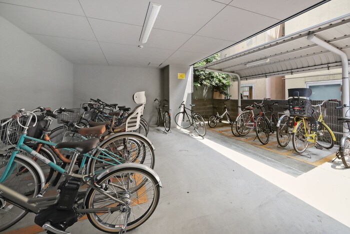 物件外観写真5　(駐輪場)