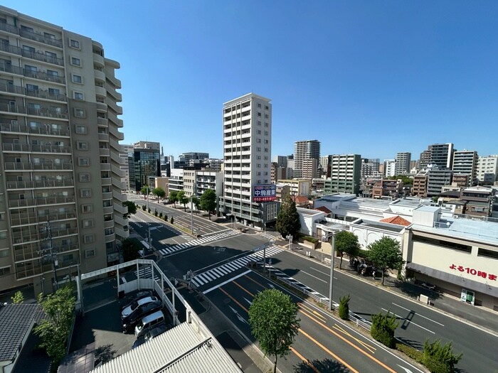 物件内観写真16　(室内からの展望)