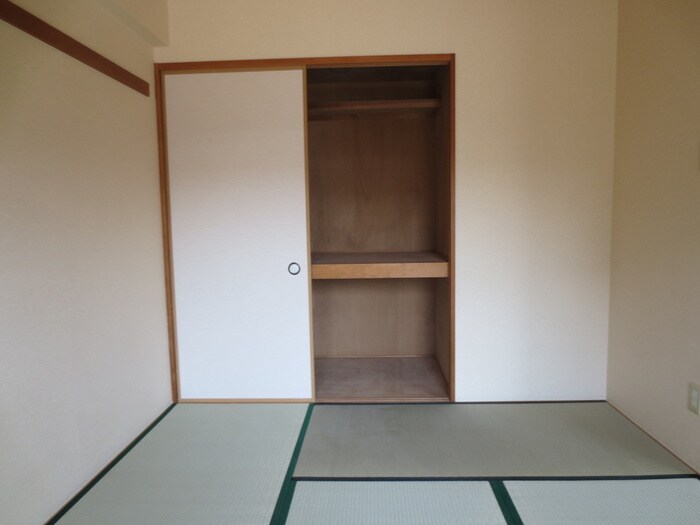 物件内観写真10　(収納)