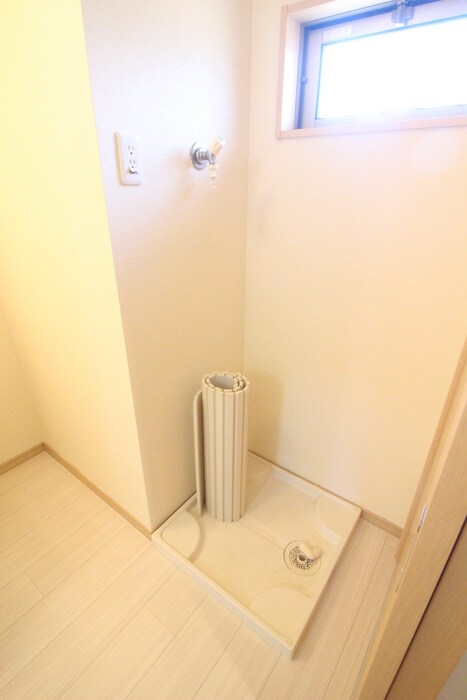 物件内観写真14　(洗濯機置場)