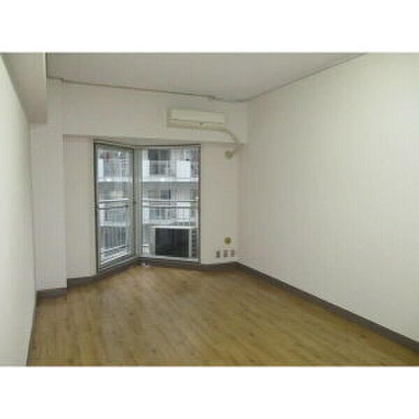 物件内観写真2　(居室)