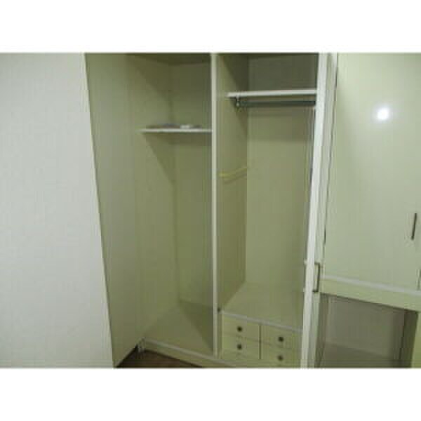 物件内観写真10　(収納)