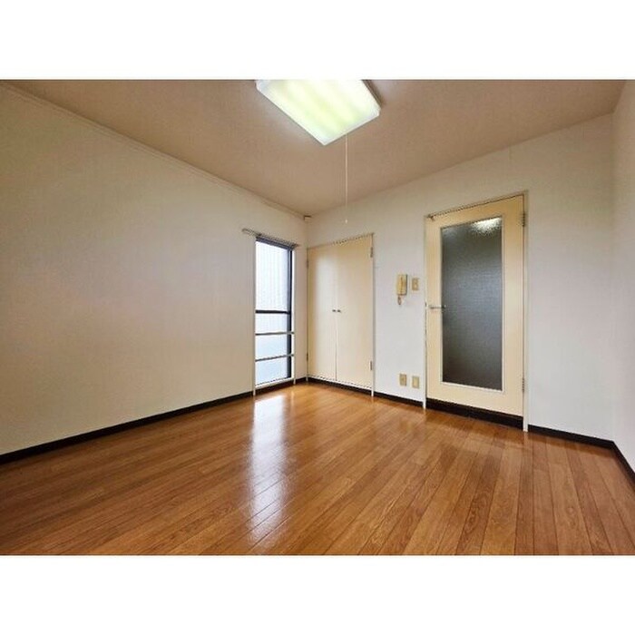 物件内観写真4　(居室)