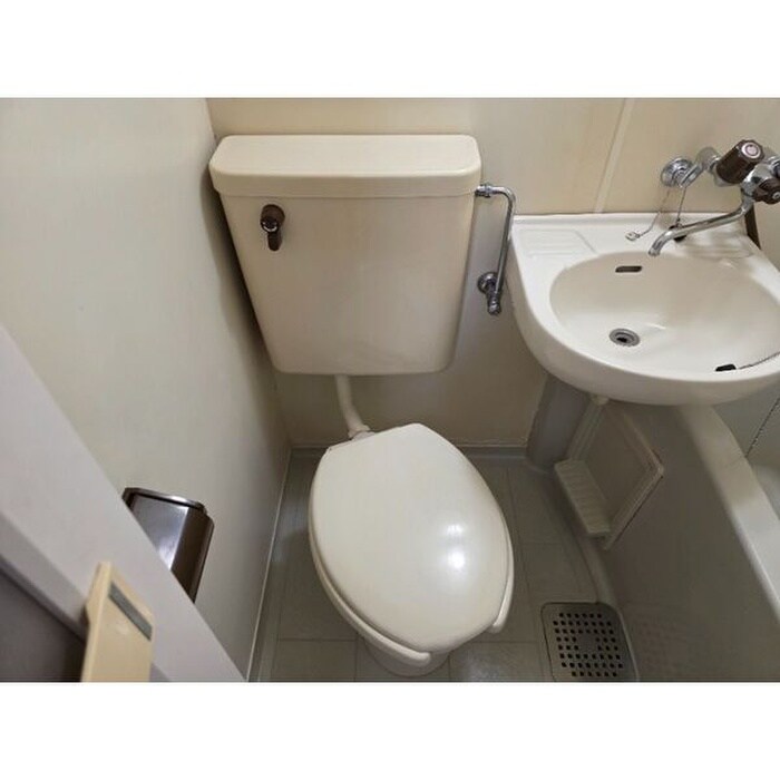 物件内観写真8　(トイレ)