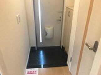 物件内観写真12　(玄関)