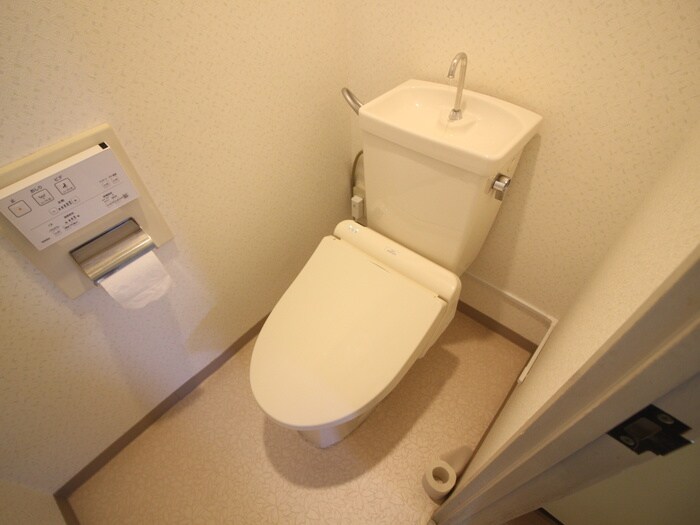 物件内観写真8　(トイレ)