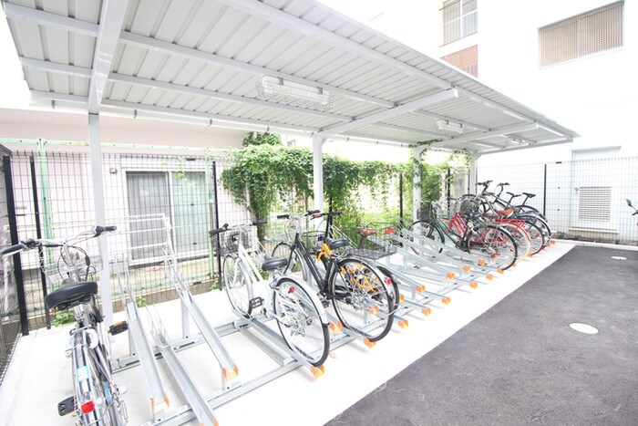 物件外観写真6　(駐輪場)