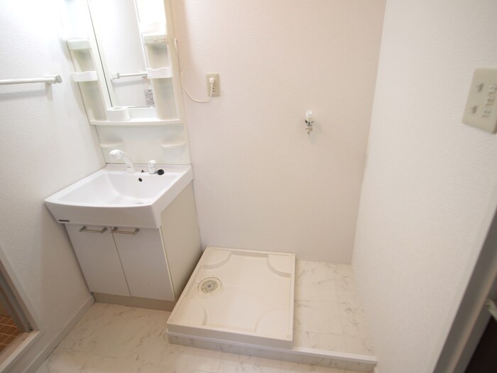 物件内観写真15　(洗濯機置場)