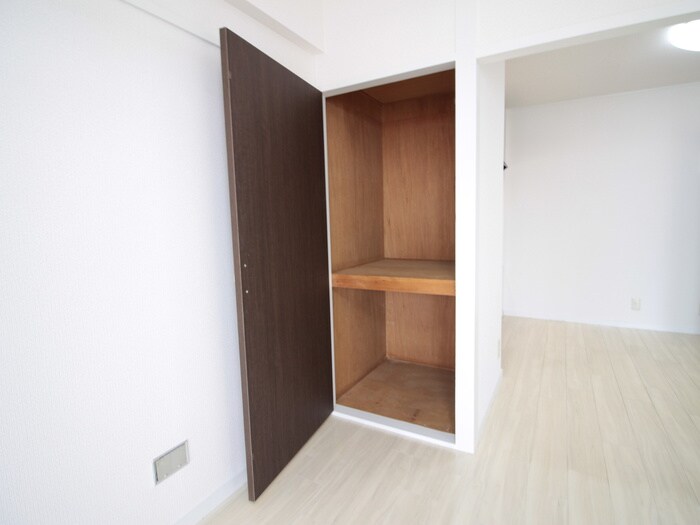物件内観写真16　(収納)