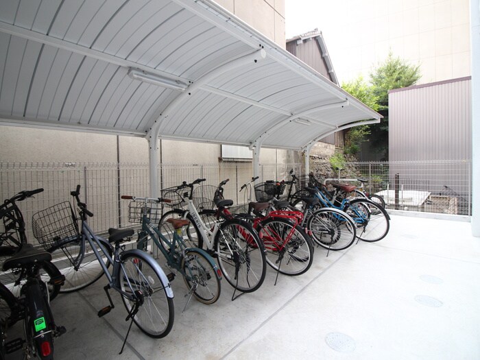 物件外観写真6　(駐輪場)