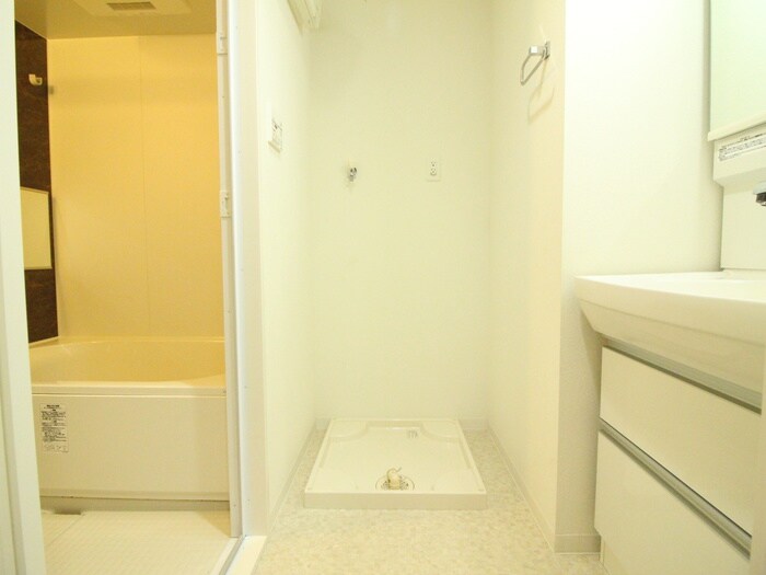 物件内観写真13　(洗濯機置場)