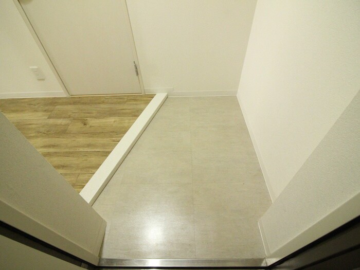 物件内観写真18　(玄関)