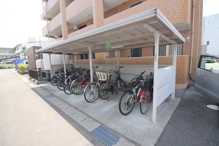 物件外観写真3　(駐輪場)