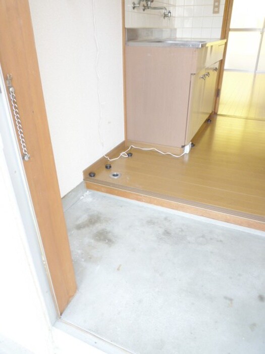 物件内観写真12　(玄関)