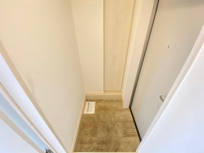 物件内観写真18　(玄関)