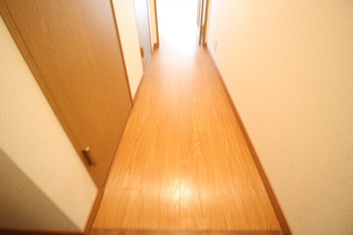 物件内観写真21　(廊下)