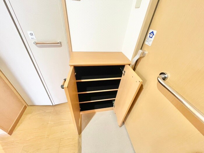 物件内観写真14　(靴箱)