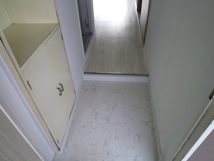 物件内観写真14　(玄関)