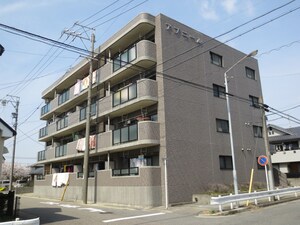 アブニ－ル外観写真