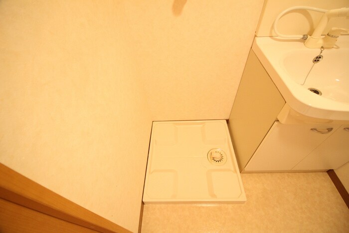 物件内観写真11　(洗濯機置場)