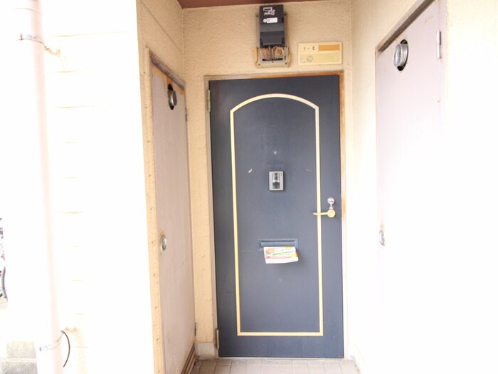 物件内観写真7　(玄関)