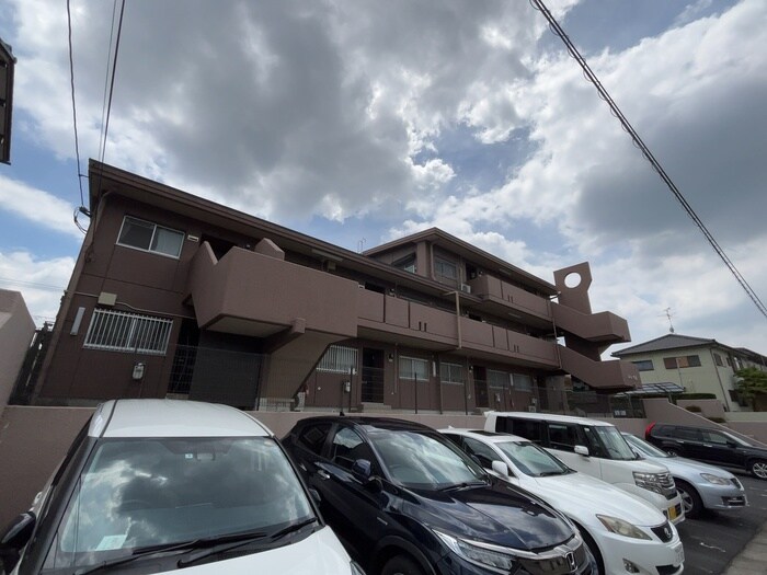 物件外観写真2　(駐車場)